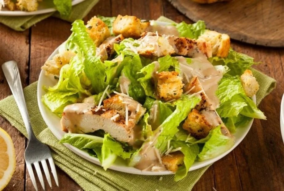 Saladas de ver&atilde;o<span>/Caesar salad</span>