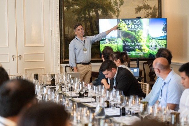 Tiago Macena torna-se o primeiro portugu&ecirc;s a conquistar o t&iacute;tulo de Master of Wine