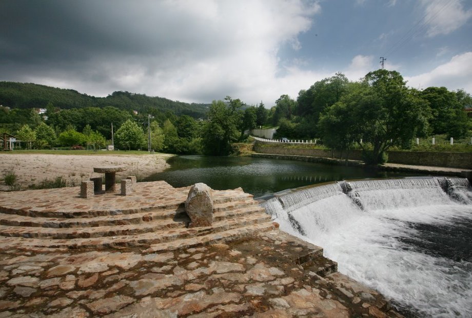 Praia Fluvial de Burg&atilde;es